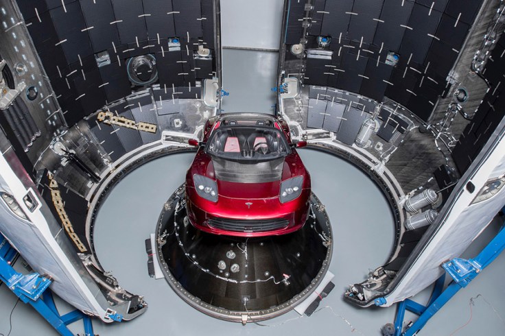 tesla-roadster-spacex-falcon-heavy-01